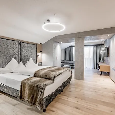Отель Grauer Baer 4*