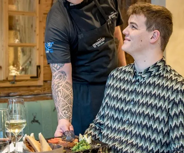 Grauer Bar 4* Solden