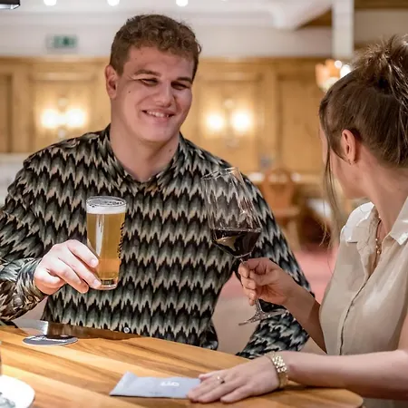 格劳尔巴酒店 酒店 4*