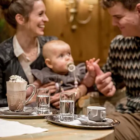 格劳尔巴酒店 4*