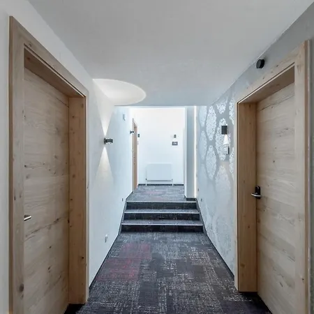 格劳尔巴酒店 4*