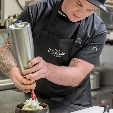 Grauer Baer Ζόλντεν