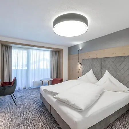 Grauer Baer Ξενοδοχείο 4*