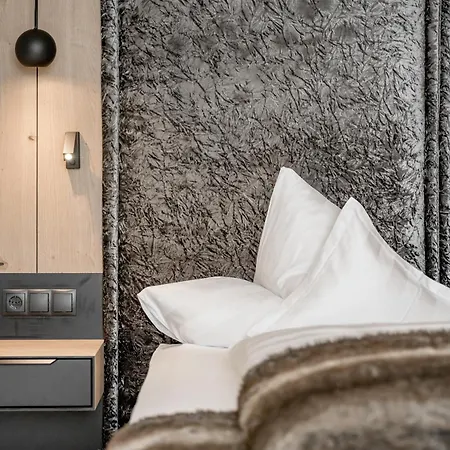 Grauer Baer Ξενοδοχείο Ζόλντεν